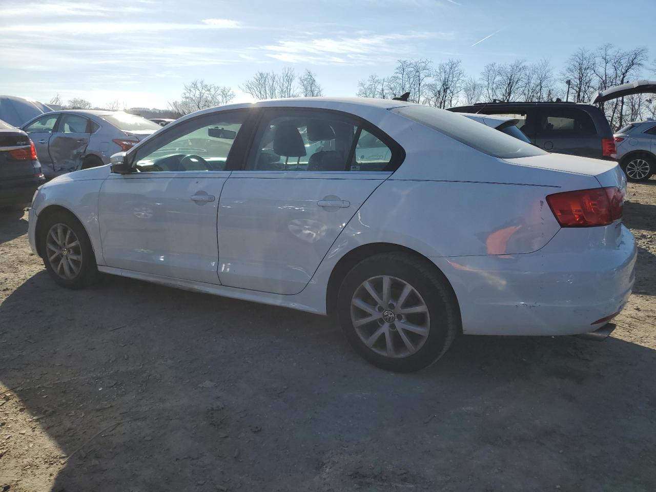 Image 2 of 2013 VOLKSWAGEN JETTA SE 2013 with VIN 3VWDP7AJ9DM364320