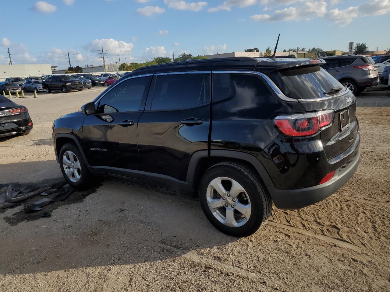 Изображение 2 2018 JEEP COMPASS LATITUDE 2018 с VIN 3C4NJCBB5JT266623