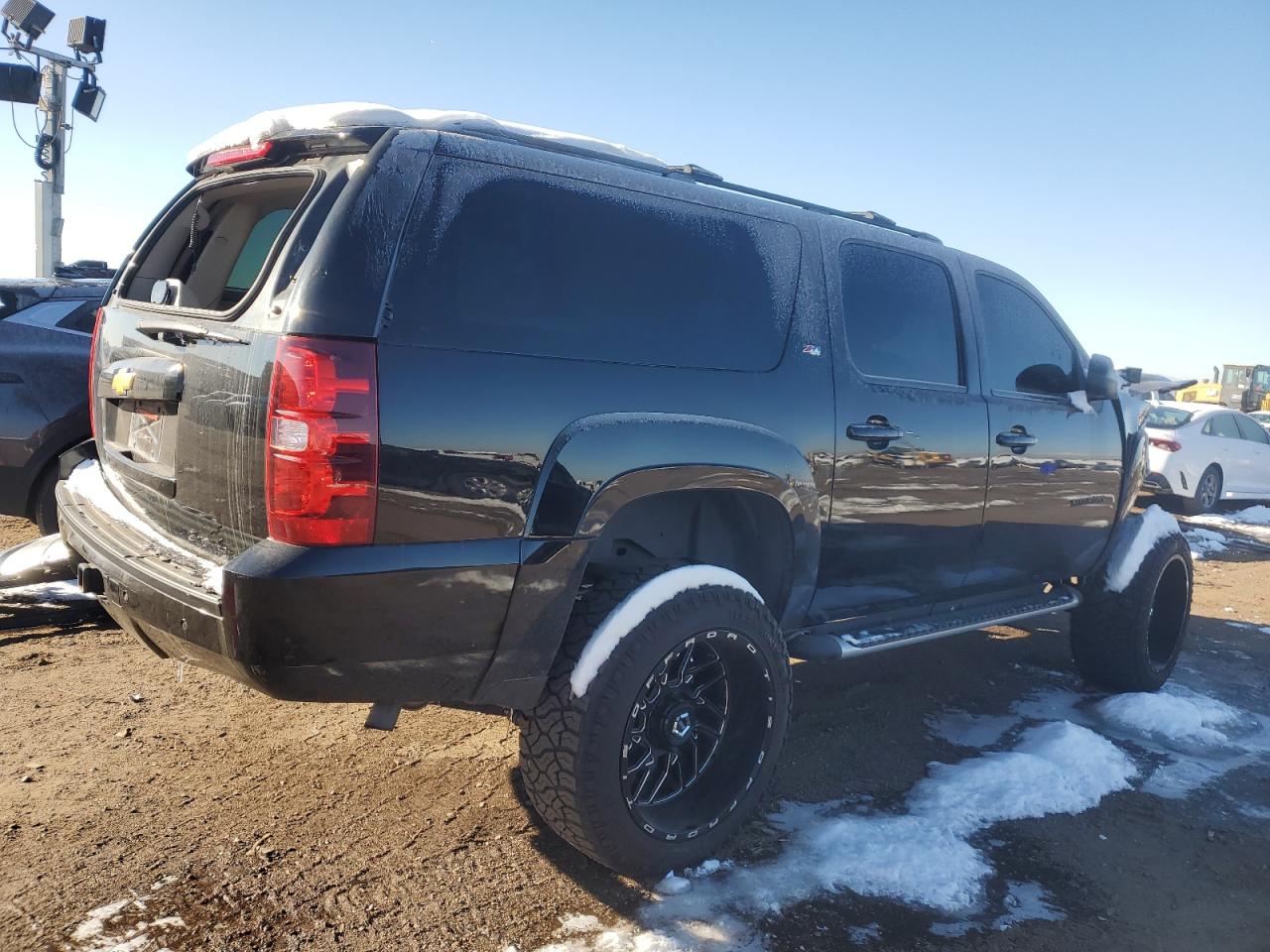 Obraz 3 z 2013 CHEVROLET SUBURBAN K1500 LT 2013 z VIN 1GNSKJE76DR334184