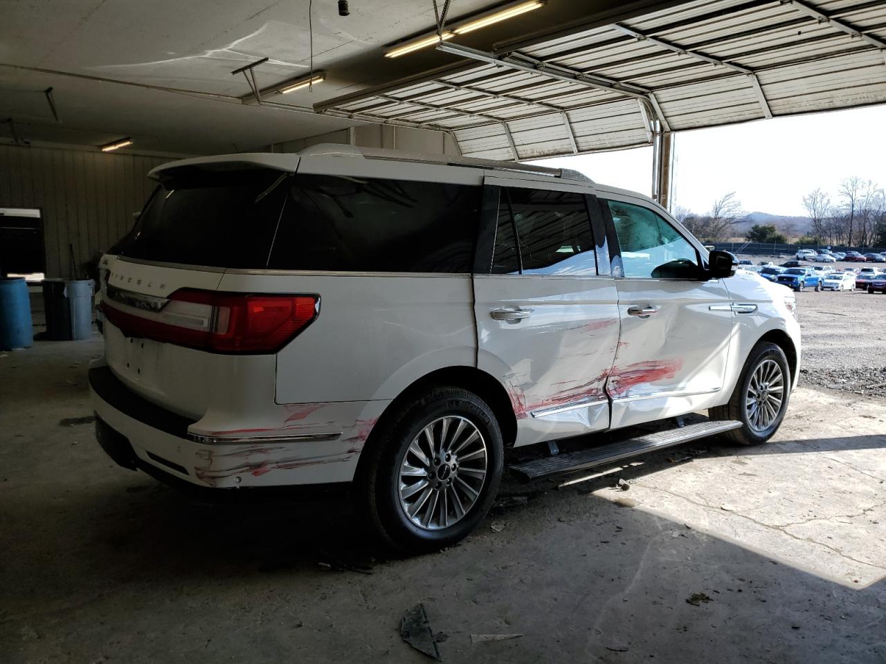 Изображение 3 2020 LINCOLN NAVIGATOR  2020 с VIN 5LMJJ2NT8LEL07495