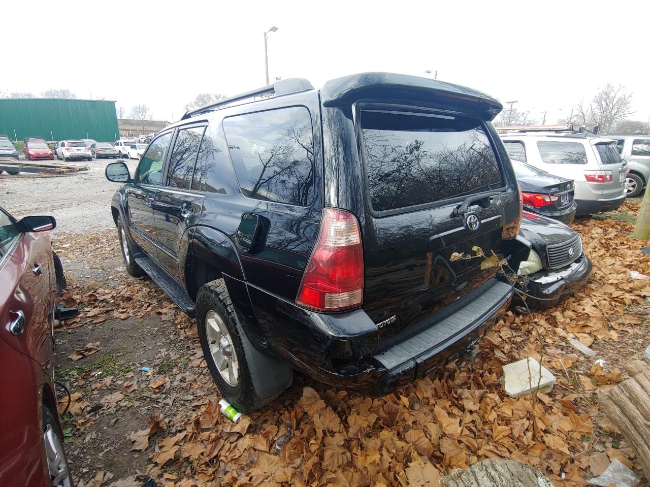 Image 3 of 2005 TOYOTA 4RUNNER SR5 2005 with VIN JTEBU14R458033339