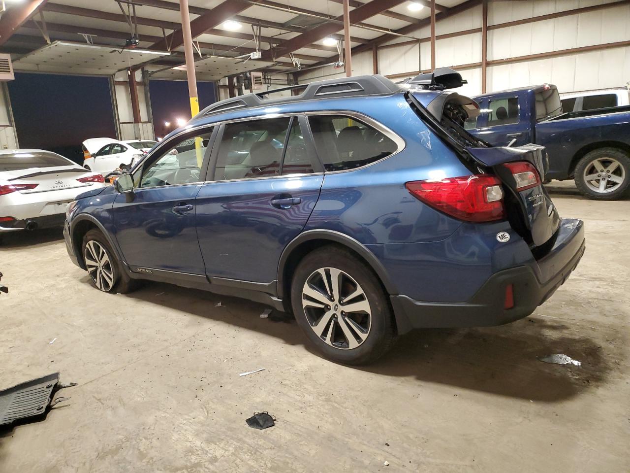 Изображение 2 2019 SUBARU OUTBACK 3.6R LIMITED 2019 с VIN 4S4BSENC6K3310847