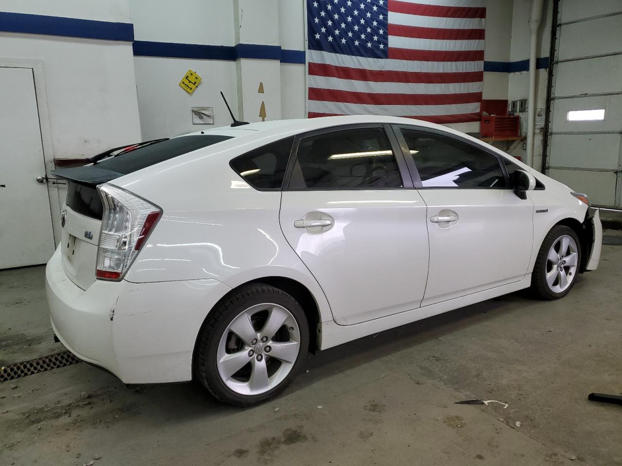 Image 3 of 2010 TOYOTA PRIUS  2010 with VIN JTDKN3DU5A0043985