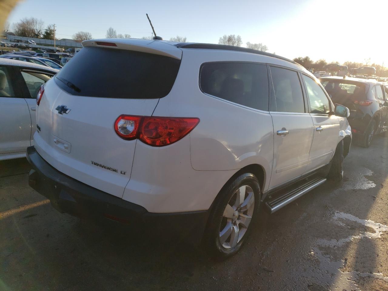 Obraz 3 z 2012 CHEVROLET TRAVERSE LT 2012 z VIN 1GNKVGED2CJ216663