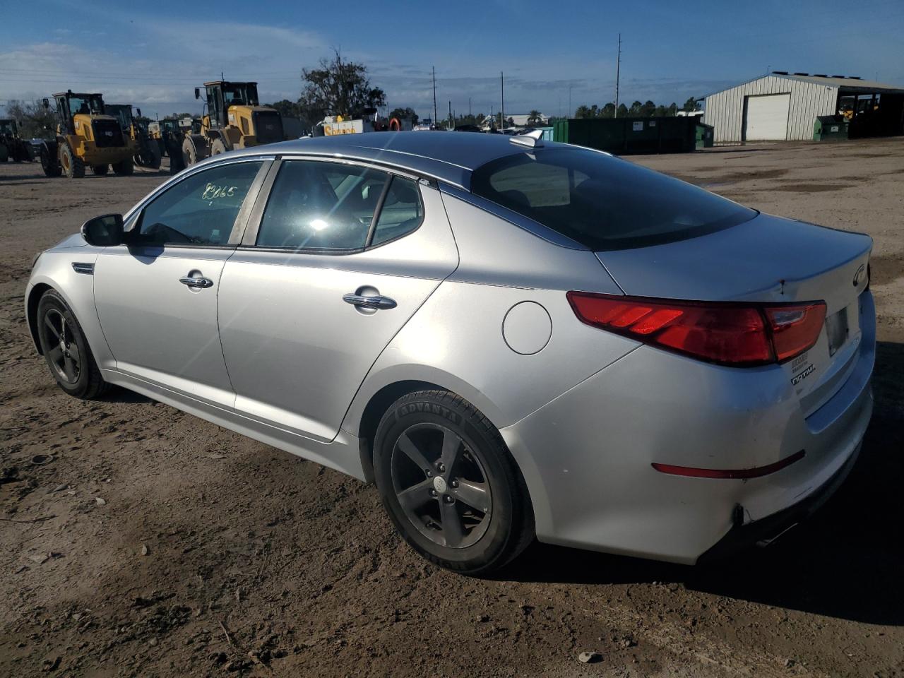 Obraz 2 z 2015 KIA OPTIMA LX 2015 z VIN 5XXGM4A73FG441862