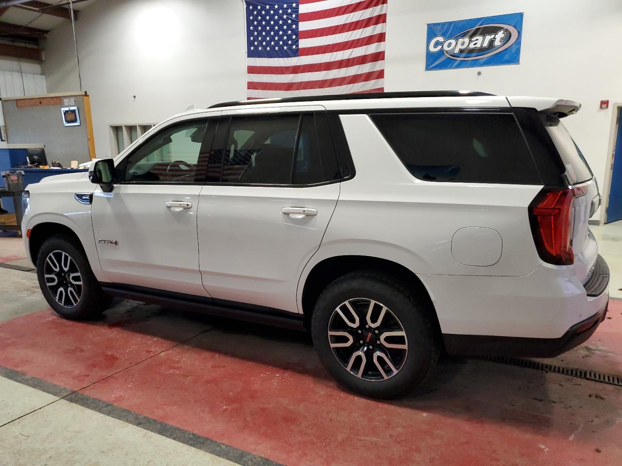 Obraz 2 z 2021 GMC YUKON AT4 2021 z VIN 1GKS2CKD0MR364123