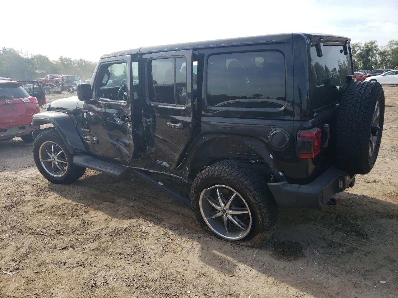 Изображение 2 2018 JEEP WRANGLER UNLIMITED SAHARA 2018 с VIN 1C4HJXEG5JW216441