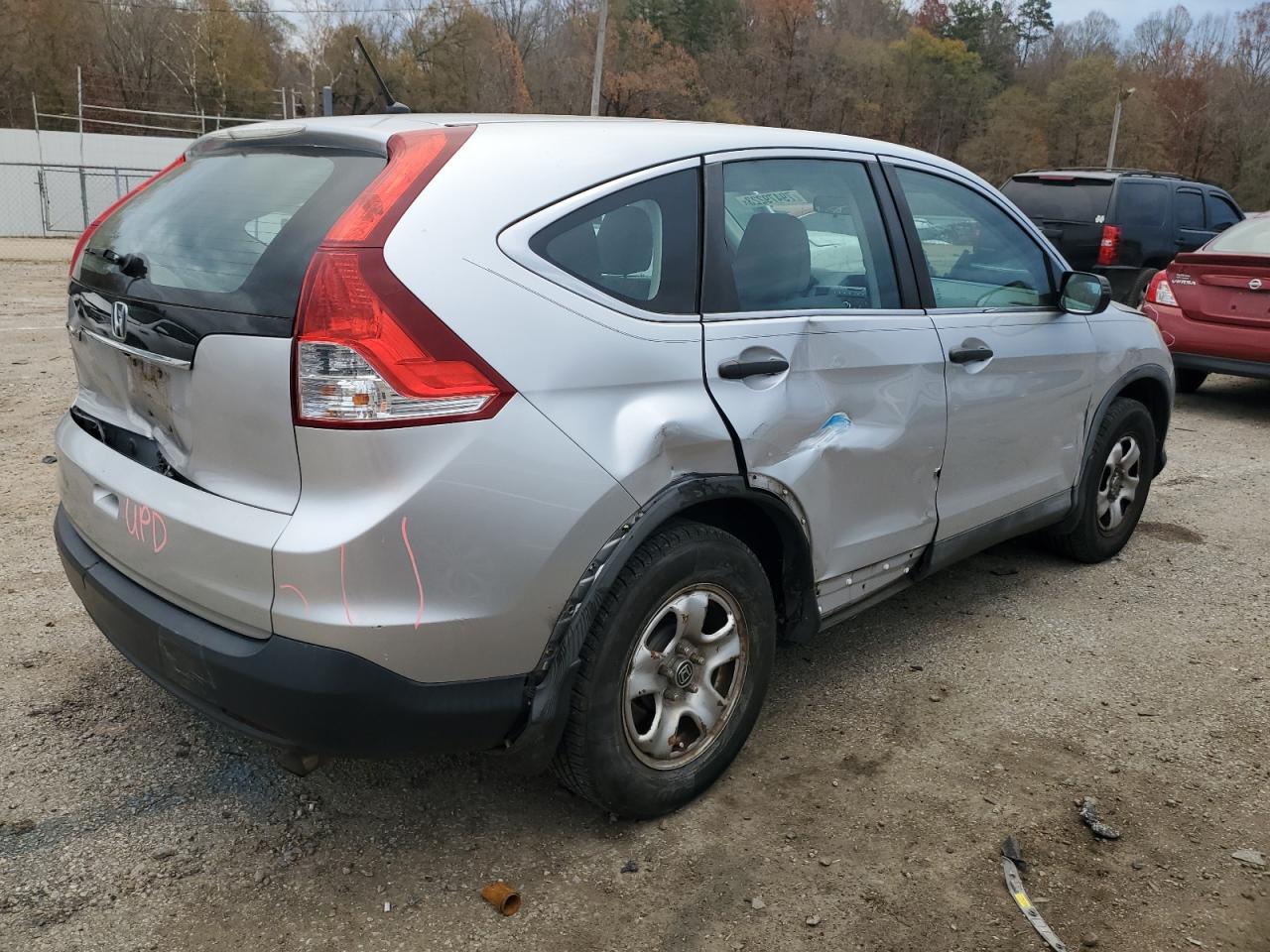 Image 3 of 2014 HONDA CR-V LX 2014 with VIN 2HKRM3H38EH551444