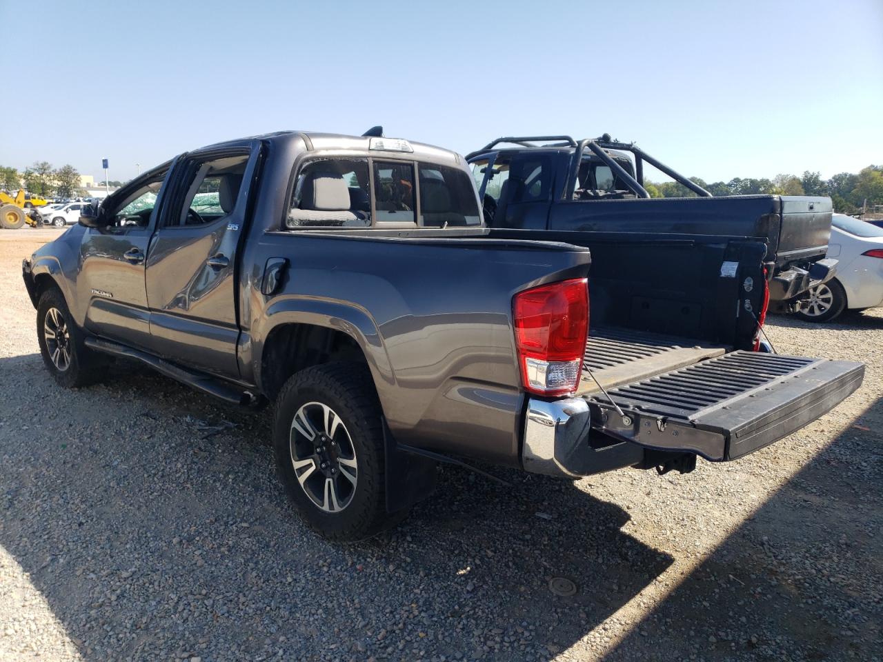 Obraz 2 z 2016 TOYOTA TACOMA DOUBLE CAB 2016 z VIN 5TFAZ5CN9GX003334