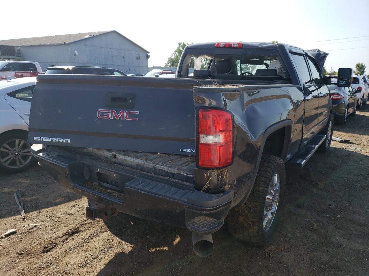 Image 3 of 2016 GMC SIERRA K2500 DENALI 2016 with VIN 1GT12UE86GF153963