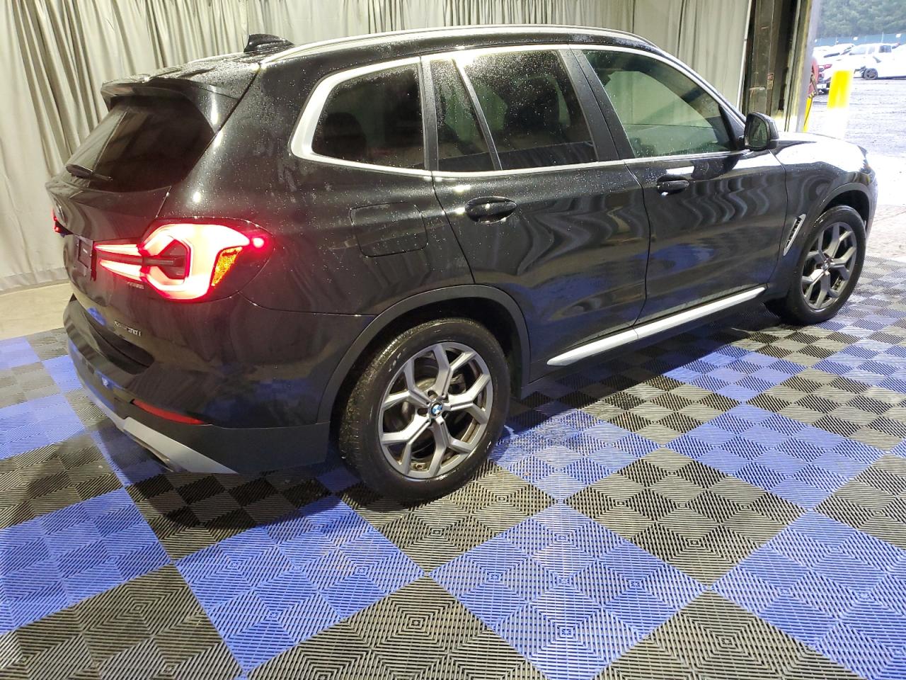 Obraz 3 z 2023 BMW X3 XDRIVE30I 2023 z VIN 5UX53DP02P9R23417