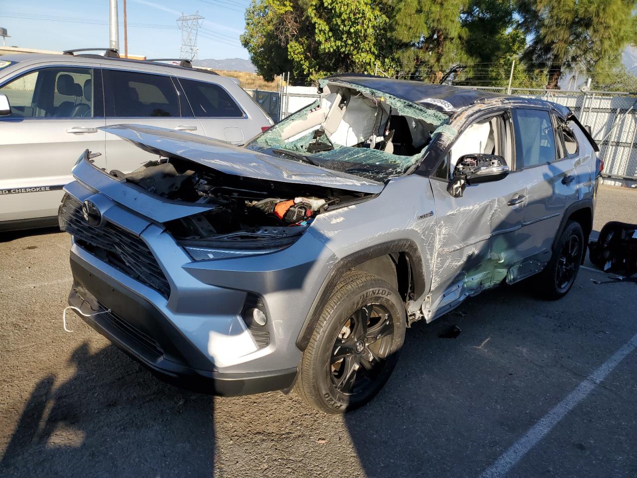 Image 1 of 2020 TOYOTA RAV4 XLE 2020 with VIN 2T3RWRFV1LW076484