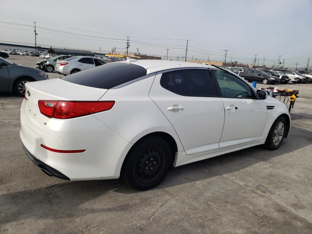 Obraz 3 z 2015 KIA OPTIMA LX 2015 z VIN KNAGM4A7XF5546884