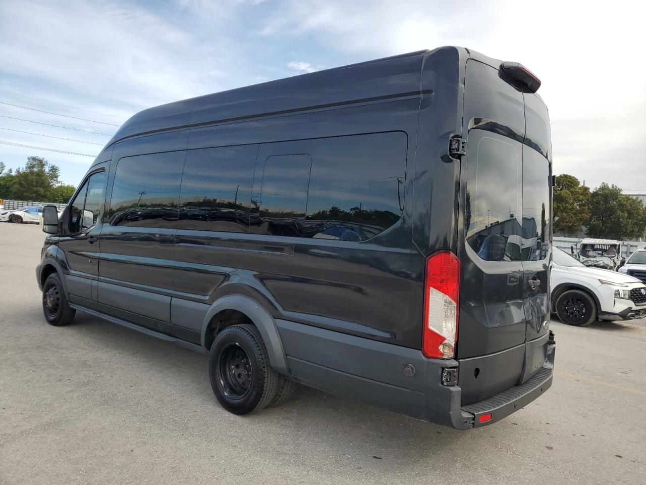 Obraz 2 z 2018 FORD TRANSIT T-350 HD 2018 z VIN 1FBVU4XM9JKA26603
