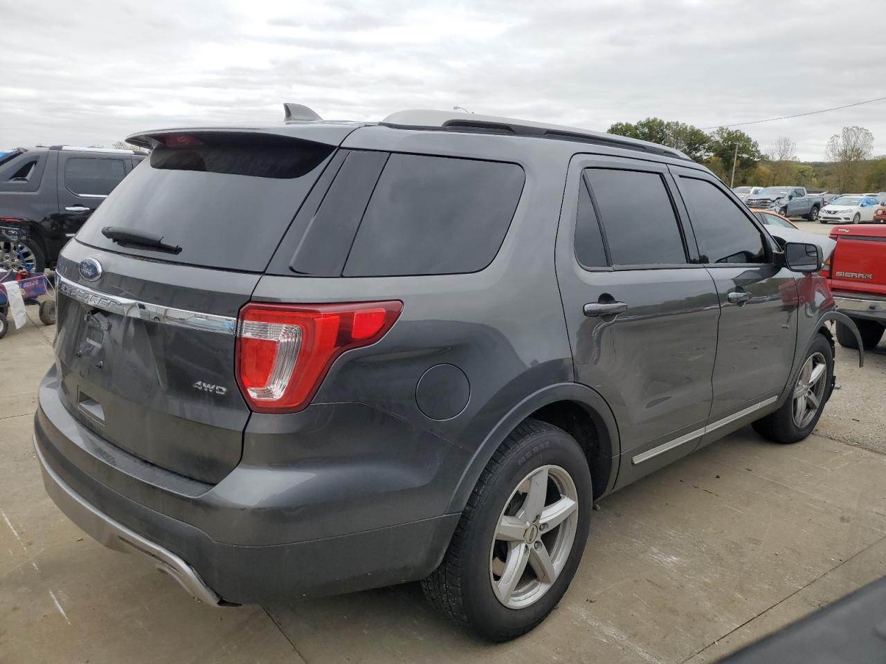 Image 3 of 2016 FORD EXPLORER XLT 2016 with VIN 1FM5K8D88GGA33324