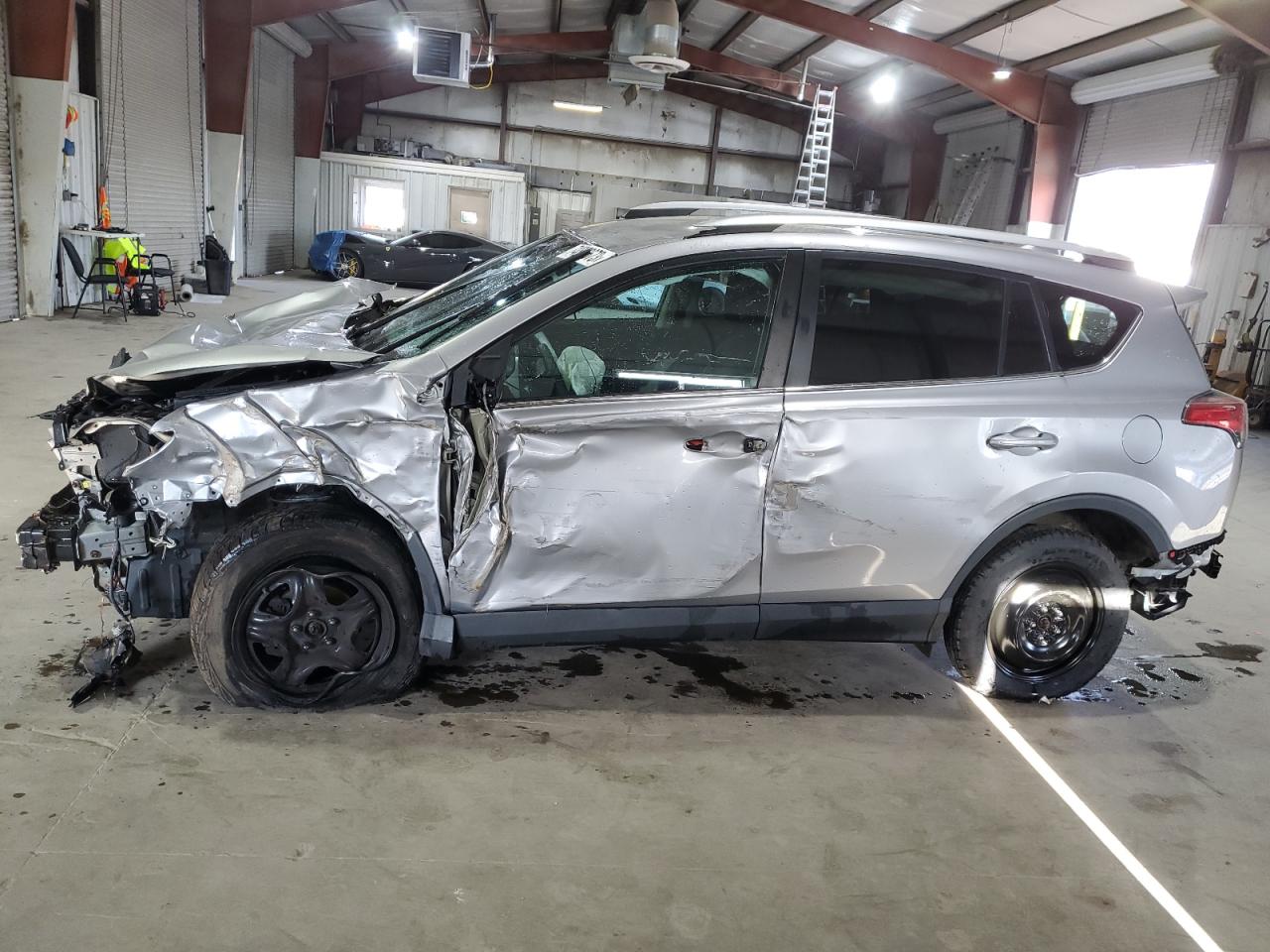 Image 1 of 2016 TOYOTA RAV4 LE 2016 with VIN 2T3BFREV9GW536130