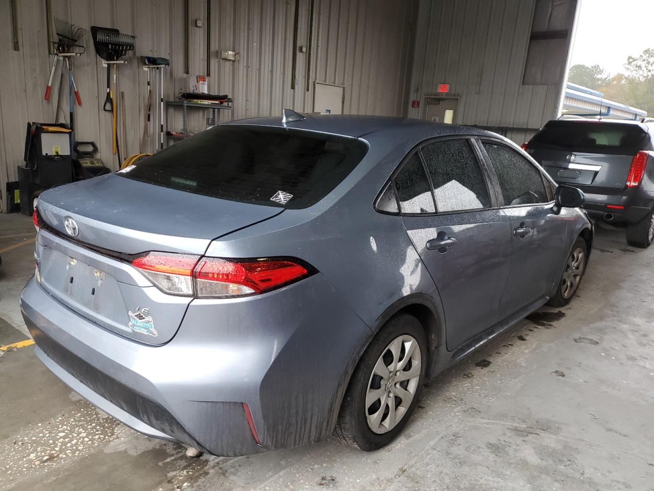 Image 3 of 2020 TOYOTA COROLLA LE 2020 with VIN 5YFEPRAE2LP072750