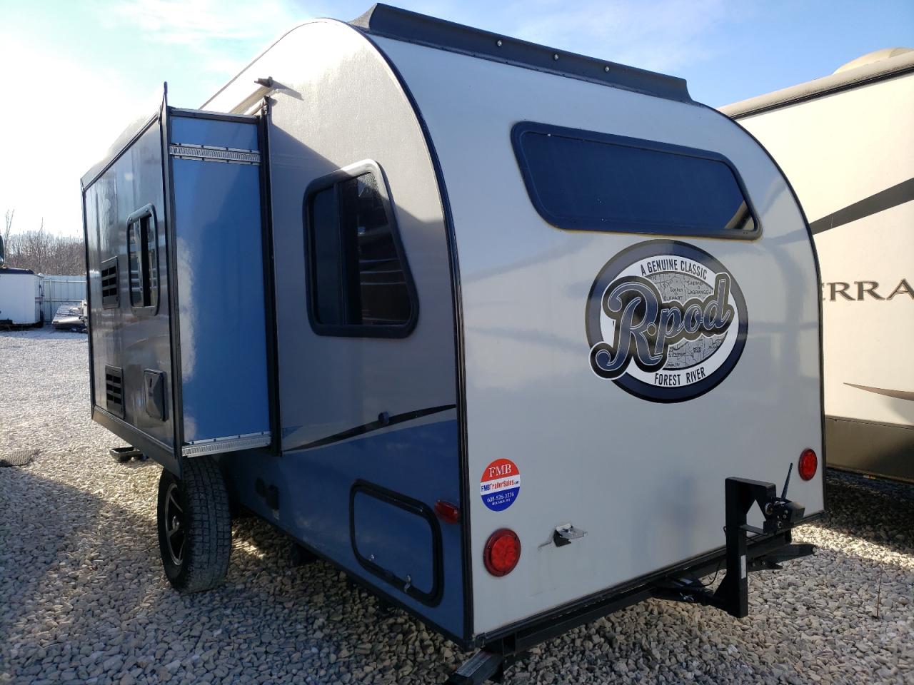 Image 3 of 2018 WILDWOOD R-POD 2018 with VIN 4X4TRPU11JL020072