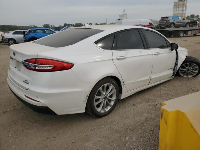 Image 3 of 2019 FORD FUSION SE 2019 with VIN 3FA6P0LU2KR103546