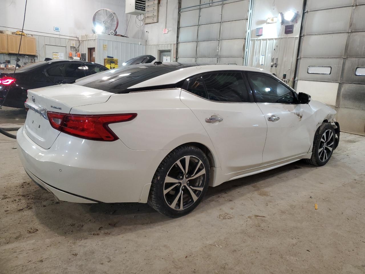 Изображение 3 2016 NISSAN MAXIMA 3.5S 2016 с VIN 1N4AA6AP7GC431403