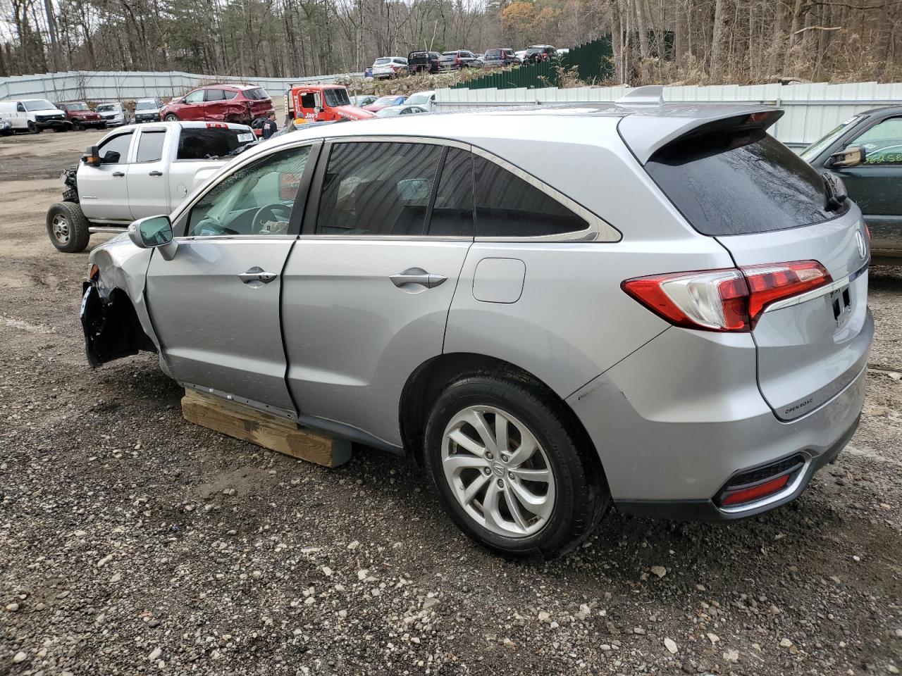 Obraz 2 z 2018 ACURA RDX  2018 z VIN 5J8TB4H31JL015850