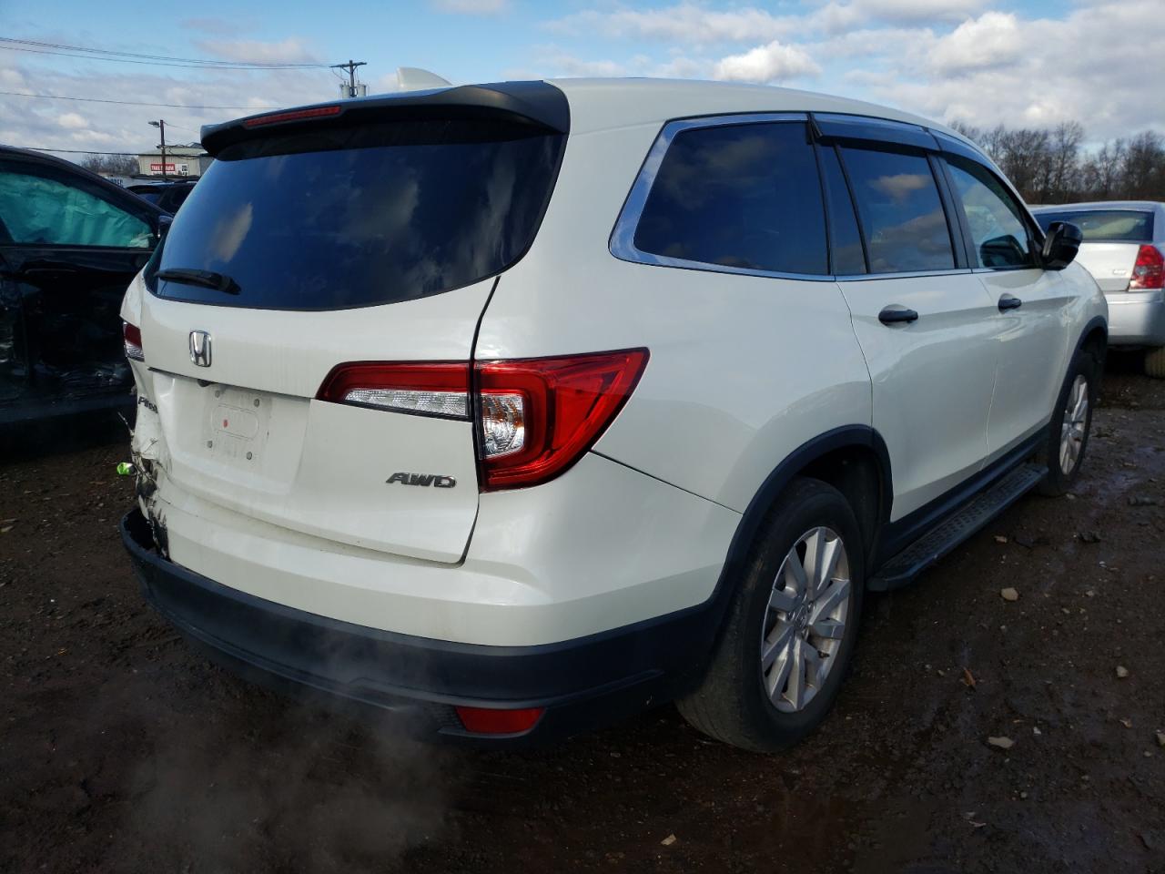 Image 3 of 2019 HONDA PILOT LX 2019 with VIN 5FNYF6H17KB061187