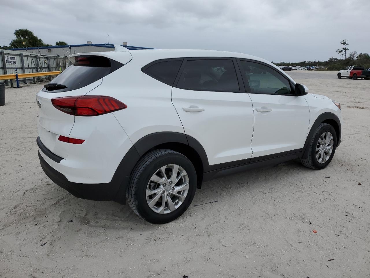 Image 3 of 2021 HYUNDAI TUCSON SE 2021 with VIN KM8J23A41MU337899