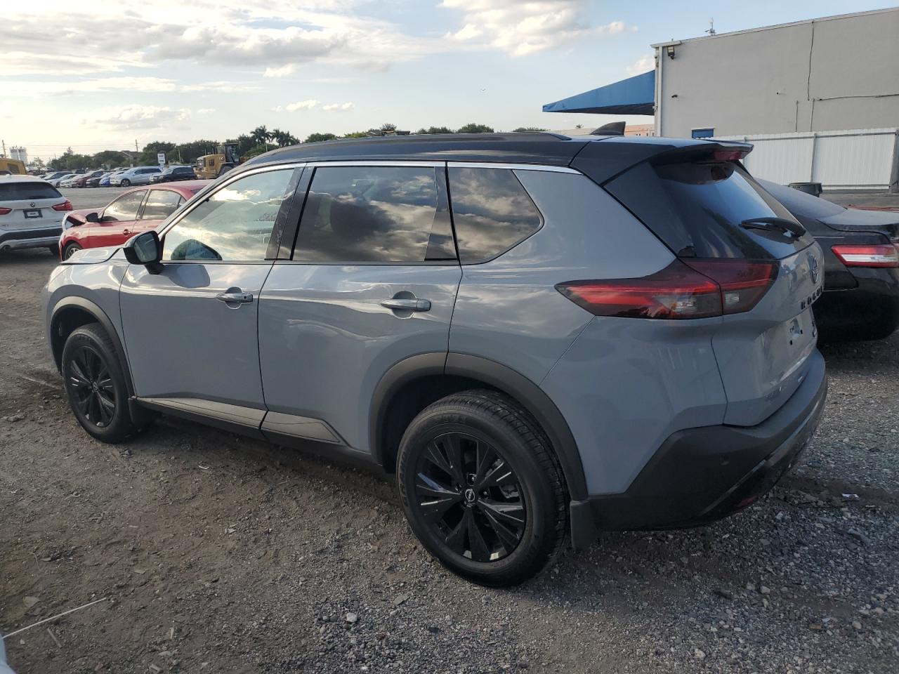 Изображение 2 2023 NISSAN ROGUE SV 2023 с VIN JN8BT3BA0PW012734