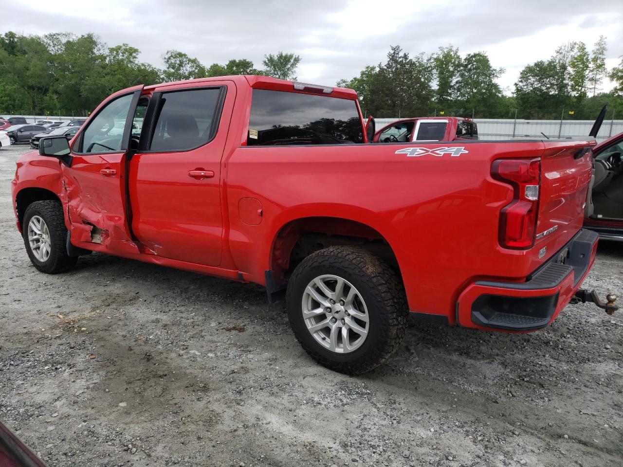 Image 2 of 2019 CHEVROLET SILVERADO K1500 RST 2019 with VIN 3GCUYEED2KG111280