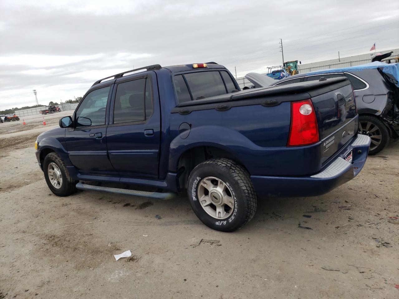 Image 2 of 2004 FORD EXPLORER SPORT TRAC  2004 with VIN 1FMZU67K04UA70288