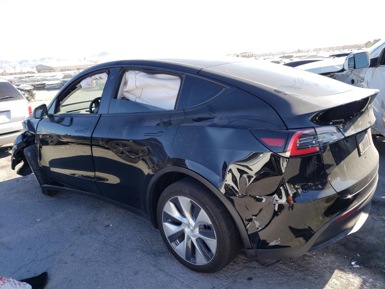 Изображение 2 2021 TESLA MODEL Y  2021 с VIN 5YJYGDED9MF130464