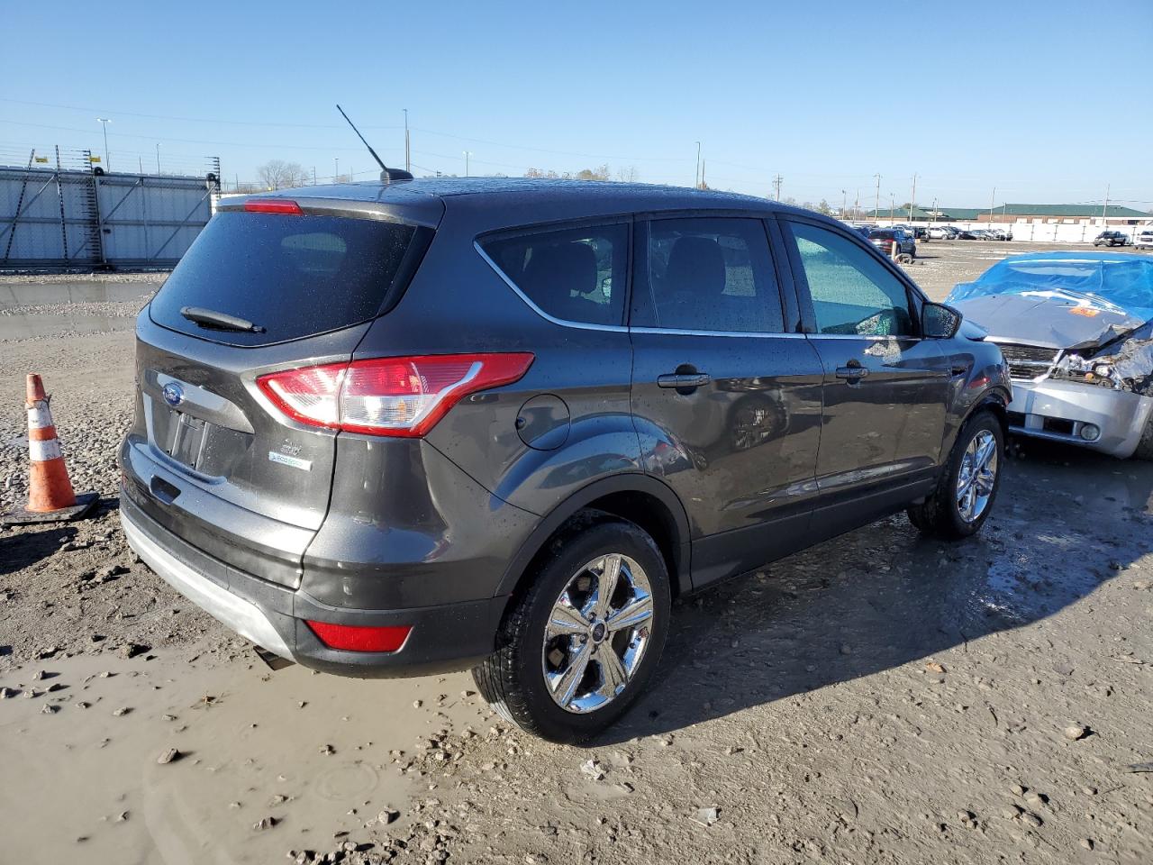 Image 3 of 2015 FORD ESCAPE SE 2015 with VIN 1FMCU0GX7FUA89910