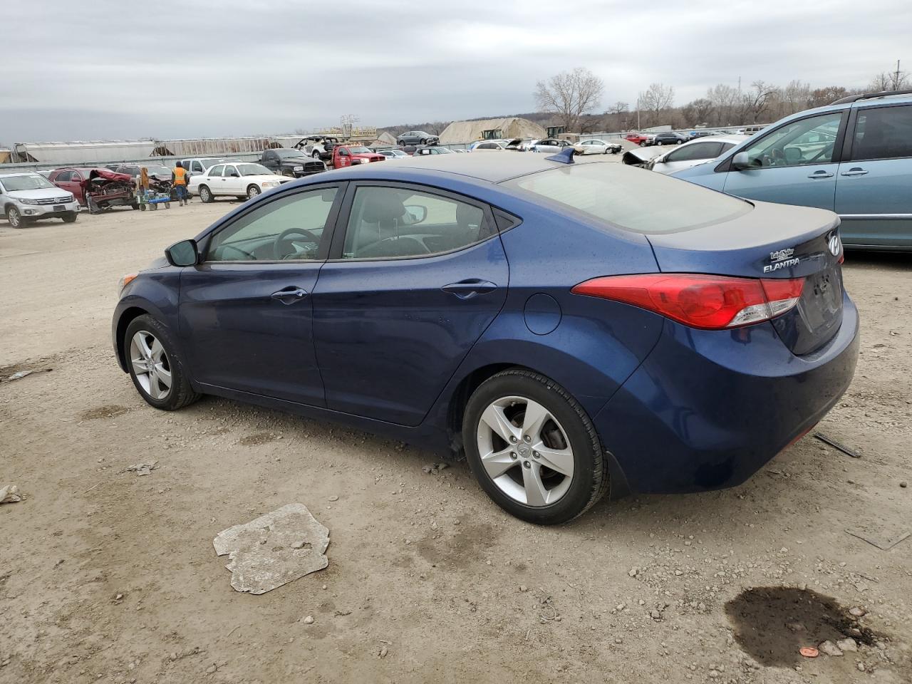 Изображение 2 2013 HYUNDAI ELANTRA GLS 2013 с VIN KMHDH4AE2DU633461