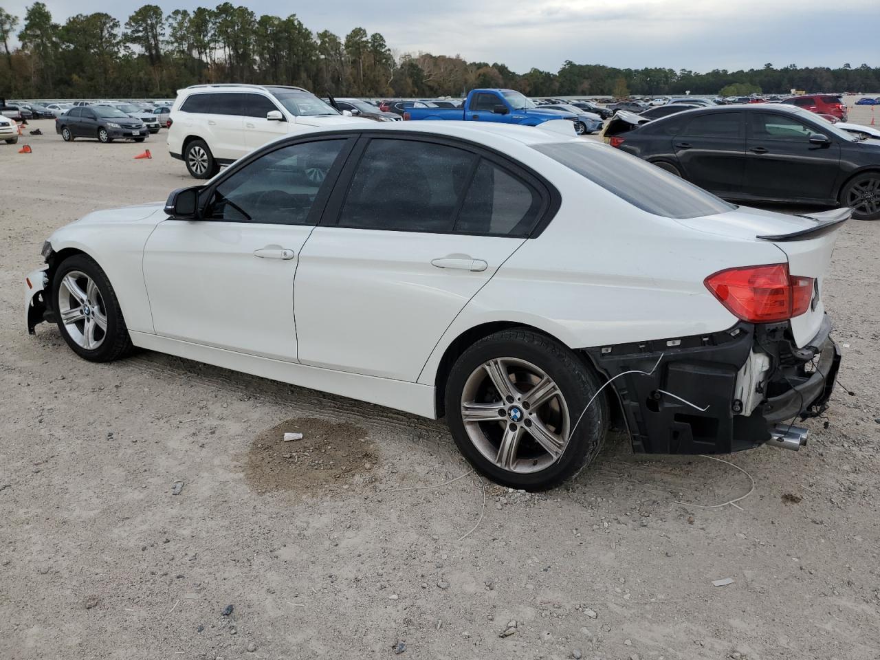 Obraz 2 z 2014 BMW 328 I SULEV 2014 z VIN WBA3C1C55EK107068