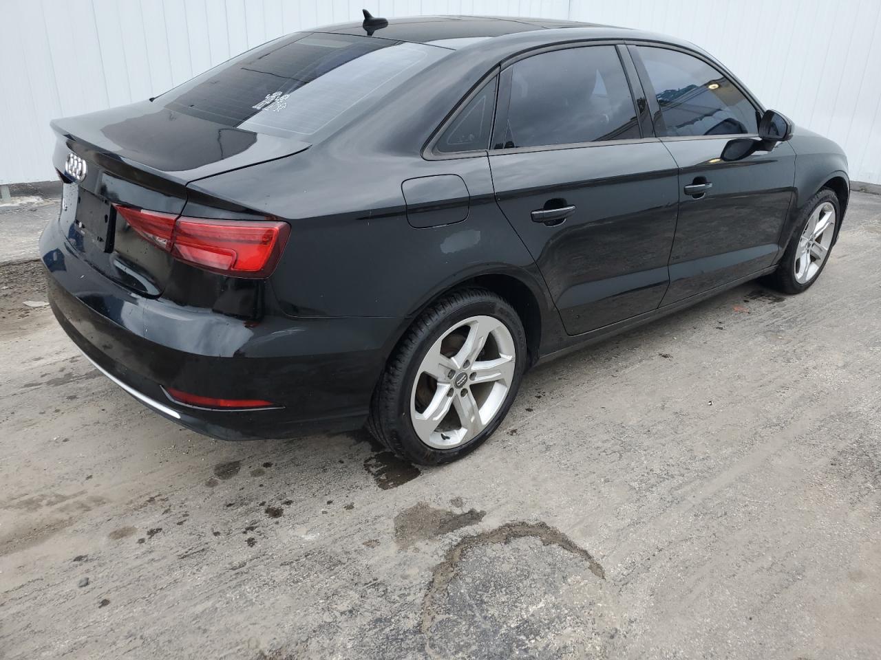 Obraz 3 z 2017 AUDI A3 PREMIUM 2017 z VIN WAUAUGFF2H1045571