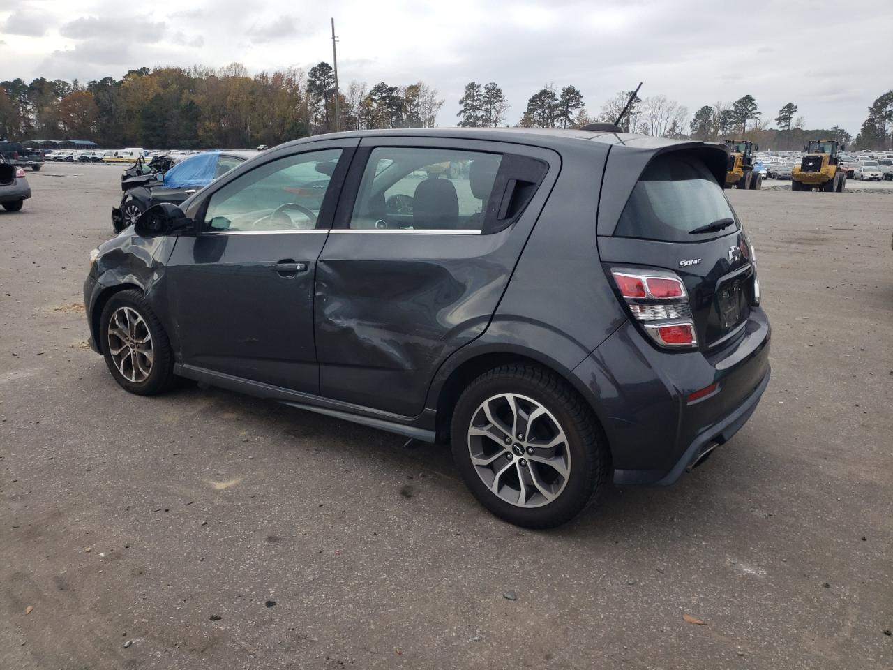 Изображение 2 2018 CHEVROLET SONIC LT 2018 с VIN 1G1JD6SH2J4106094