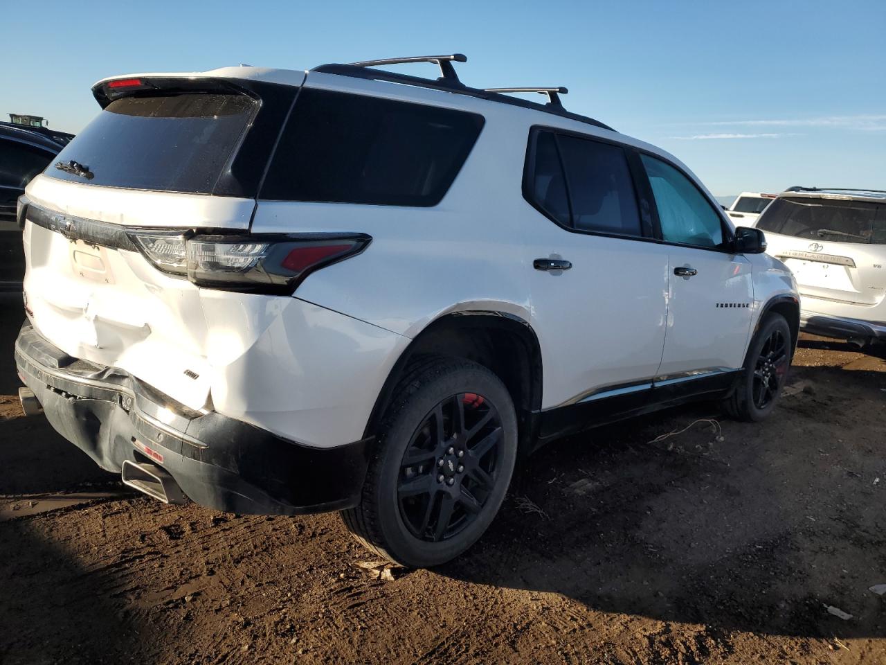 Изображение 3 2019 CHEVROLET TRAVERSE PREMIER 2019 с VIN 1GNEVKKW6KJ224107