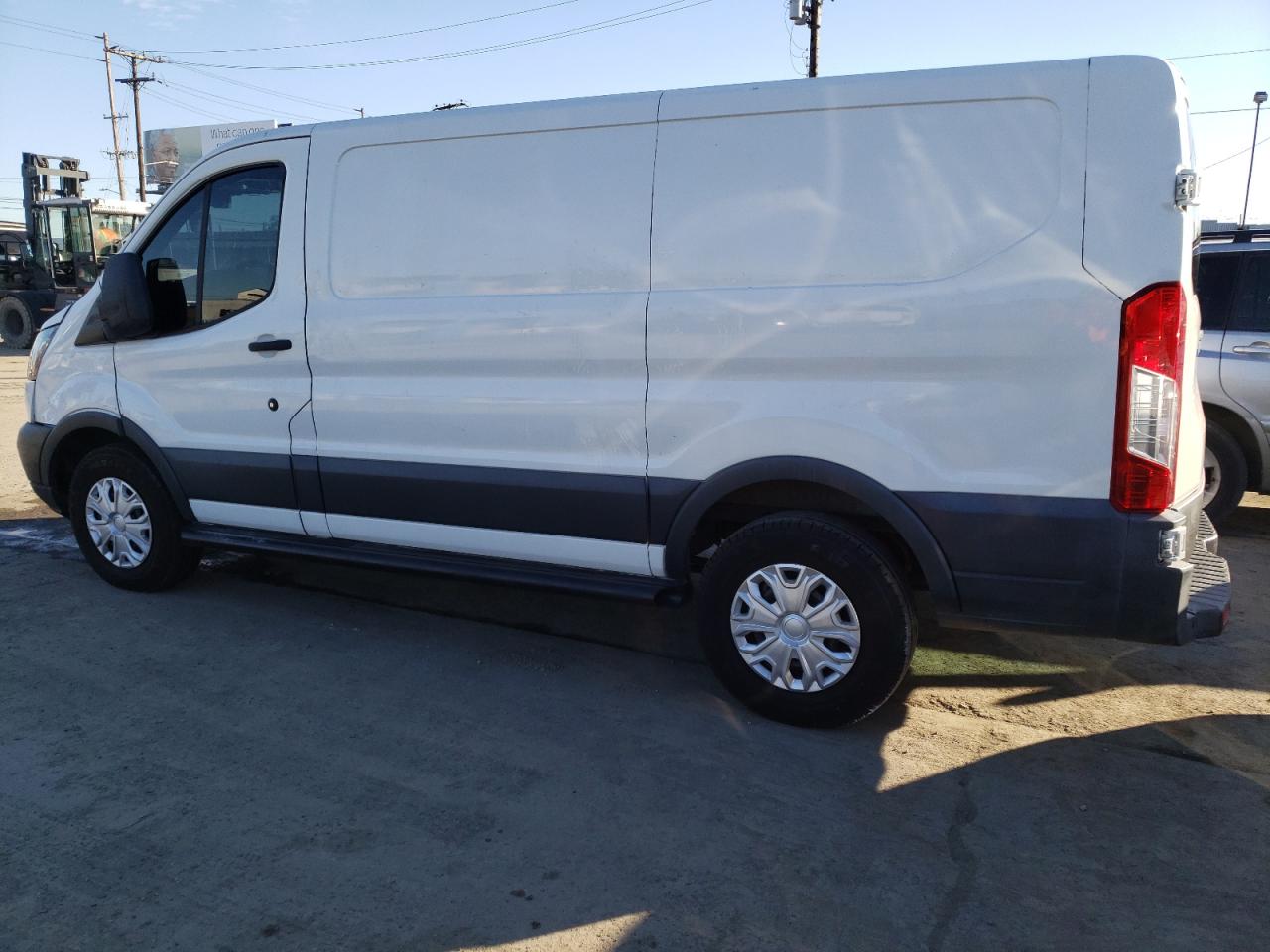 Изображение 2 2015 FORD TRANSIT T-250 2015 с VIN 1FTNR1ZM0FKA46979