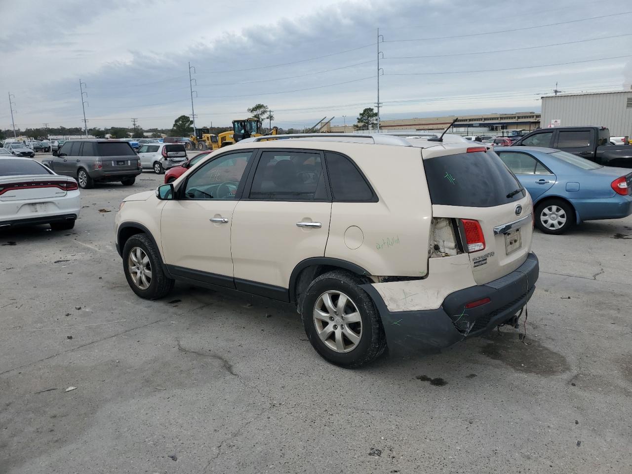 Image 2 of 2011 KIA SORENTO BASE 2011 with VIN 5XYKT4A18BG143192