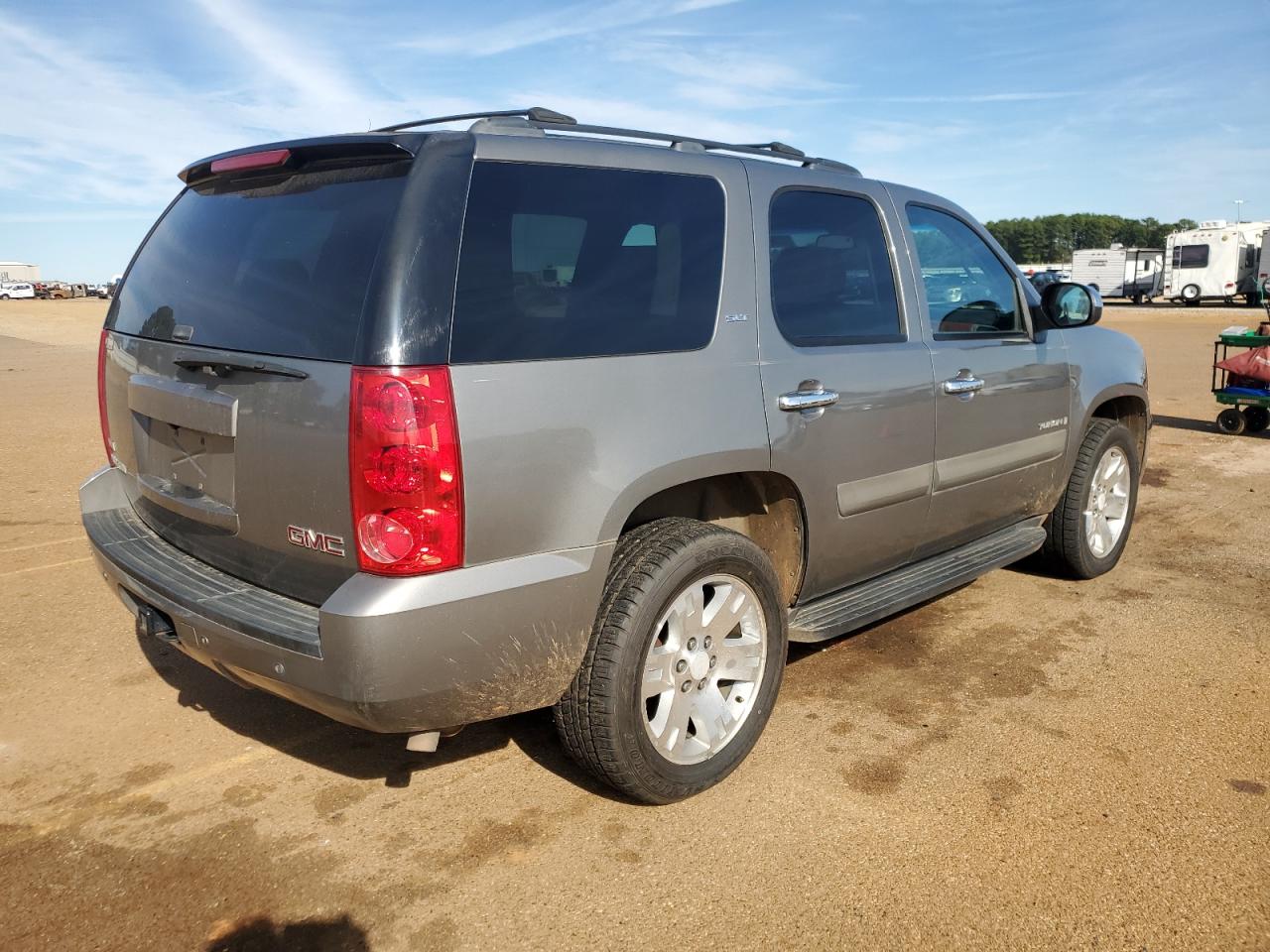 Изображение 3 2008 GMC YUKON  2008 с VIN 1GKFC13018R219421