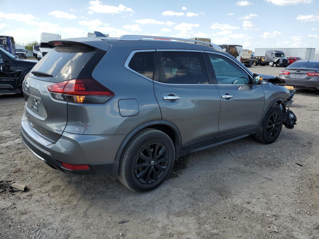Image 3 of 2018 NISSAN ROGUE S 2018 with VIN JN8AT2MT0JW457065