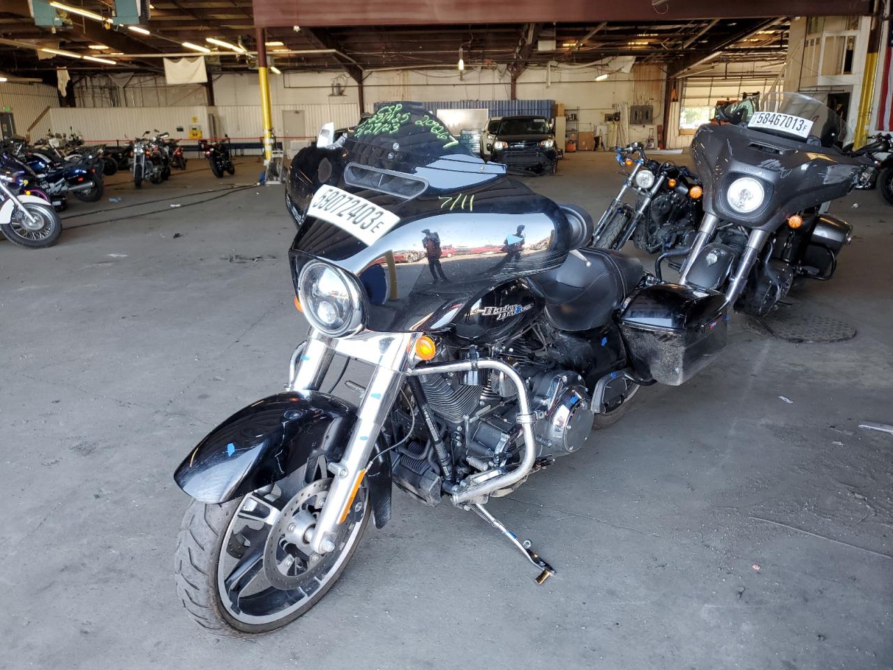 Image 2 of 2014 HARLEY-DAVIDSON FLHX STREET GLIDE 2014 with VIN 1HD1KBM1XEB677094