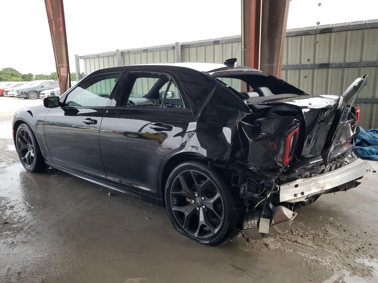 Изображение 2 2022 CHRYSLER 300 S 2022 с VIN 2C3CCABT8NH241376
