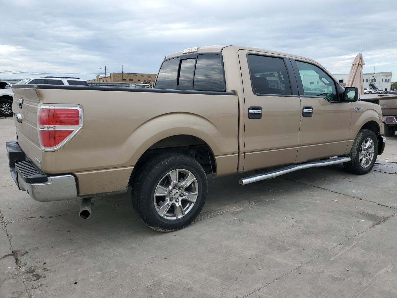 Image 3 of 2014 FORD F150 SUPERCREW 2014 with VIN 1FTFW1CF9EKD09587