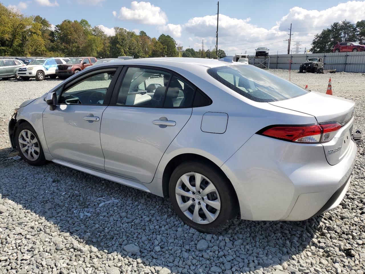 Obraz 2 z 2021 TOYOTA COROLLA LE 2021 z VIN 5YFEPMAE8MP179046