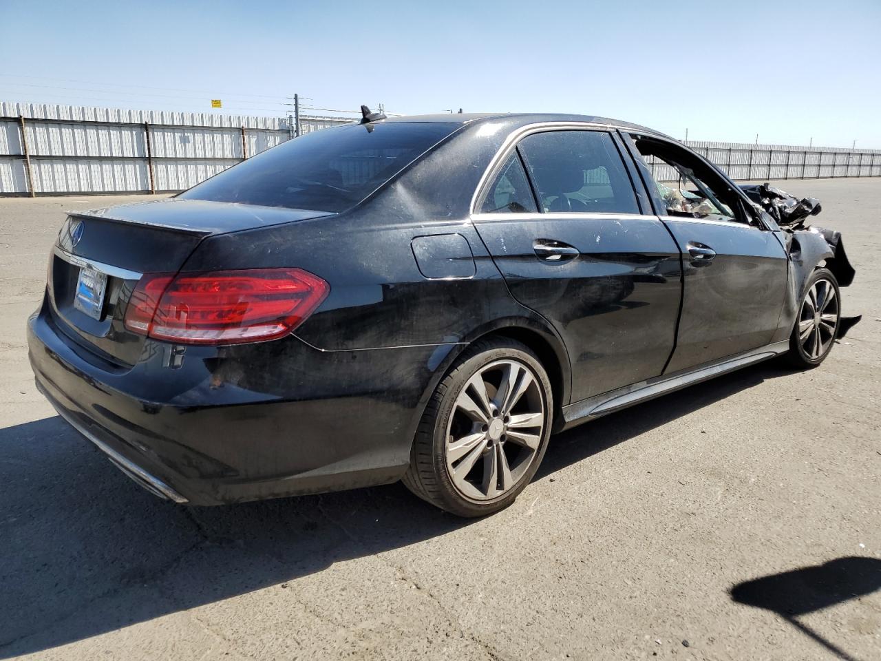 Image 3 of 2015 MERCEDES-BENZ E 350 2015 with VIN WDDHF5KB4FB100361