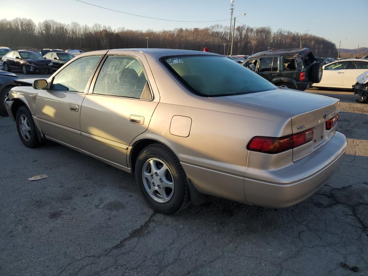 Image 2 of 1998 TOYOTA CAMRY CE 1998 with VIN 4T1BG28K5WU858566