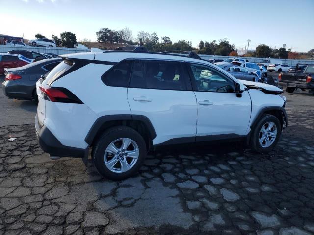 Image 3 of 2019 TOYOTA RAV4 XLE 2019 with VIN 2T3W1RFV9KW043314