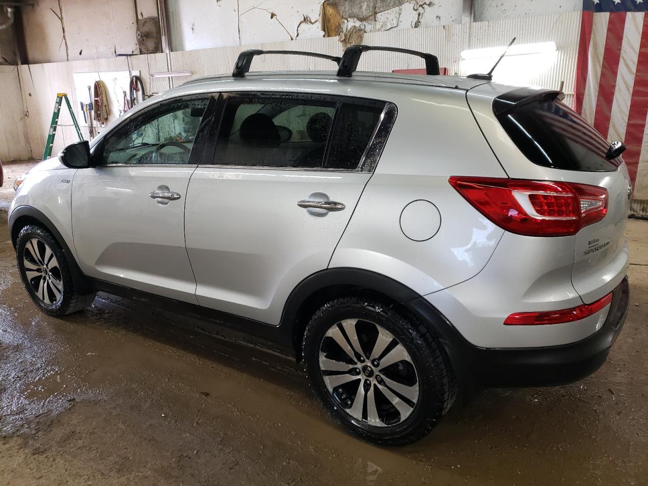 Image 2 of 2011 KIA SPORTAGE EX 2011 with VIN KNDPCCA2XB7048512
