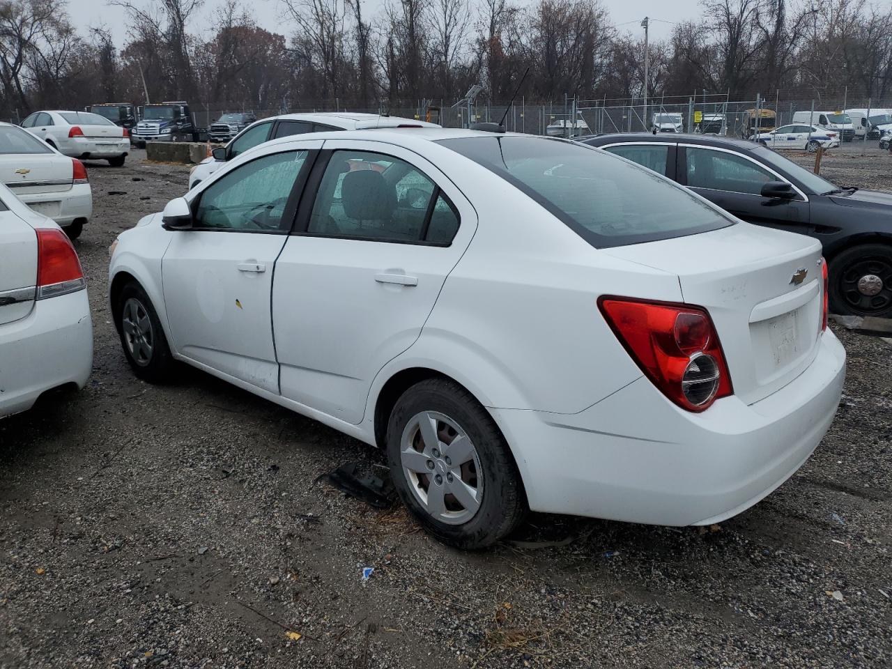 Obraz 2 z 2015 CHEVROLET SONIC LS 2015 z VIN 1G1JA5SG0F4118441